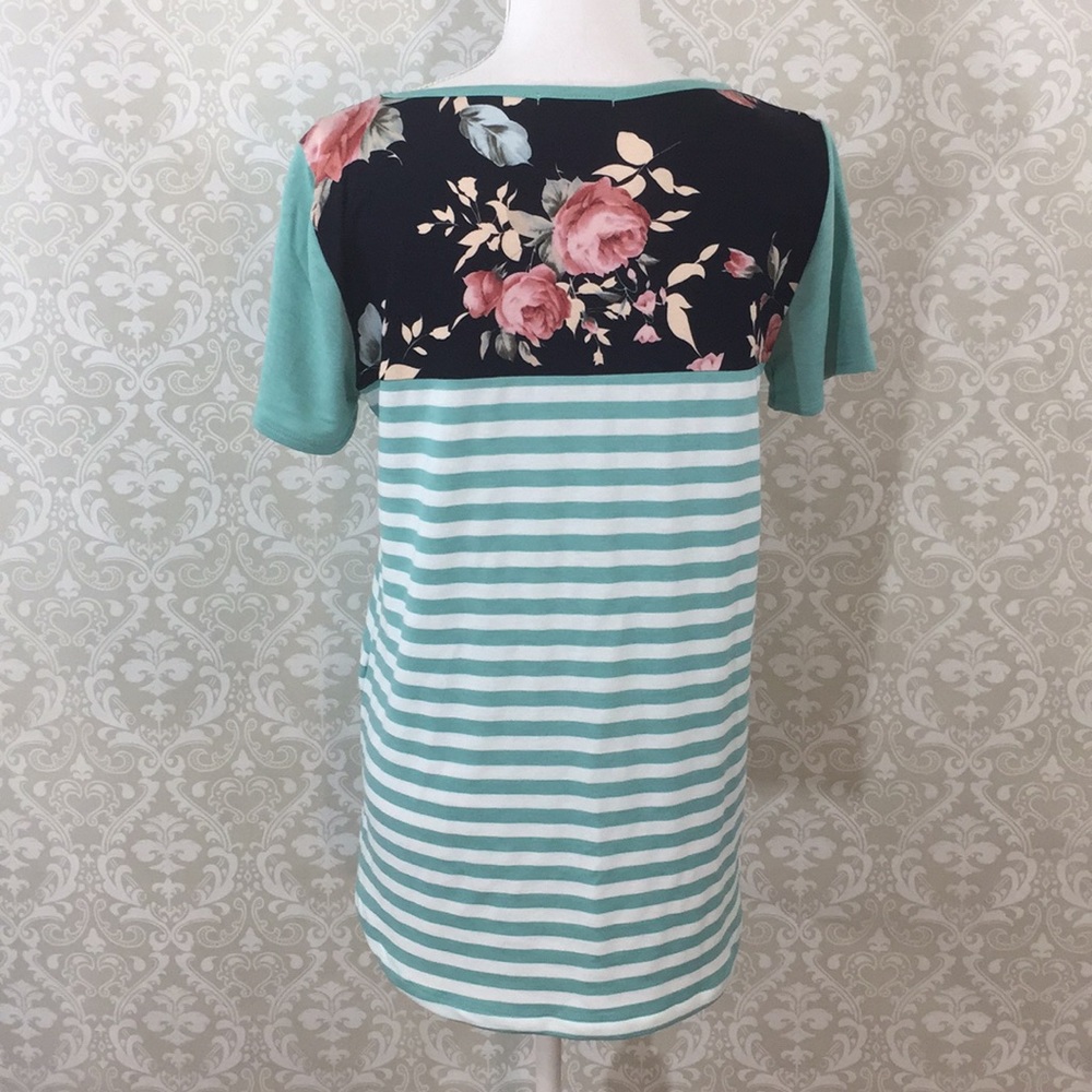 3/$20{Staccato} Floral/Stripe T-Shirt Size M - Picture 3 of 5